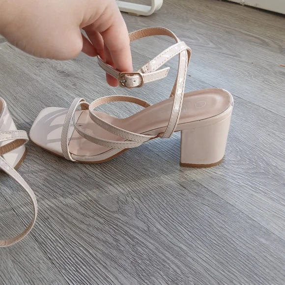 Cream Strappy Block Heel Sandals, Size 8 - Picture 5 of 14